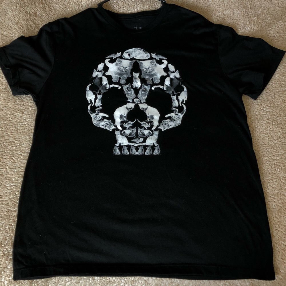 Black cat skull shirt